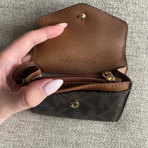 Michael Kors Small Wallet and Change Purse - Picture 3 of 5